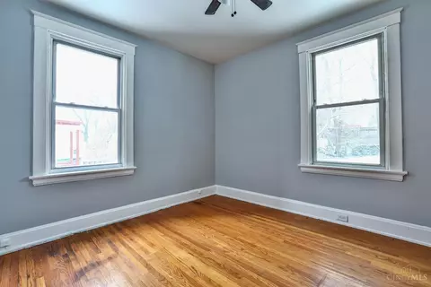 Bedroom - 1125 Seton Ave, Cincinnati, OH 45205 photo 1 of 10