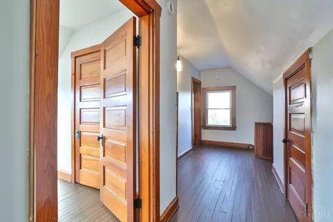 Entry Way - 1125 Seton Ave, Cincinnati, OH 45205 photo 4 of 5