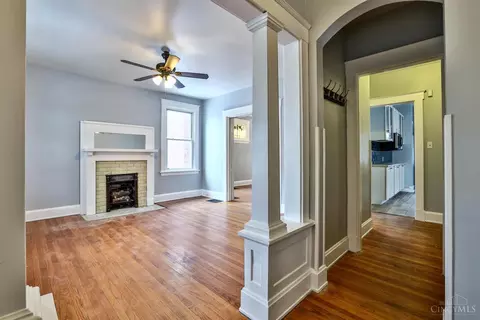 Entry Way - 1125 Seton Ave, Cincinnati, OH 45205 photo 2 of 5