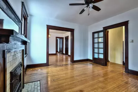 Living - 1125 Seton Ave, Cincinnati, OH 45205 photo 7 of 8
