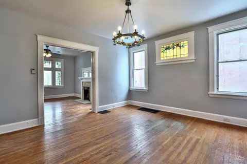 Living - 1125 Seton Ave, Cincinnati, OH 45205 photo 5 of 8