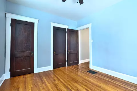 Bedroom - 1125 Seton Ave, Cincinnati, OH 45205 photo 2 of 10