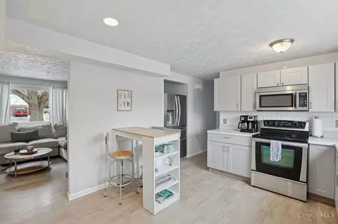 Kitchen - 2638 Houston Rd, Cincinnati, OH 45231 photo 3 of 4