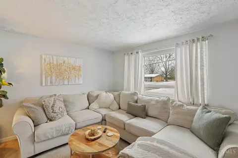 Living - 2638 Houston Rd, Cincinnati, OH 45231 photo 1 of 2
