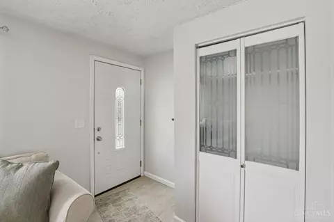 Entry Way - 2638 Houston Rd, Cincinnati, OH 45231 photo 1 of 2