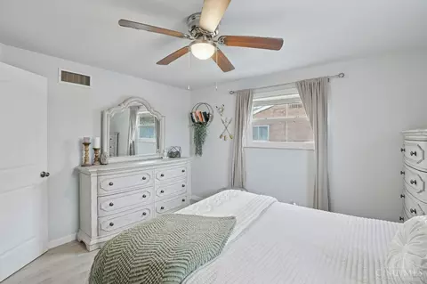 Bedroom - 2638 Houston Rd, Cincinnati, OH 45231 photo 2 of 3