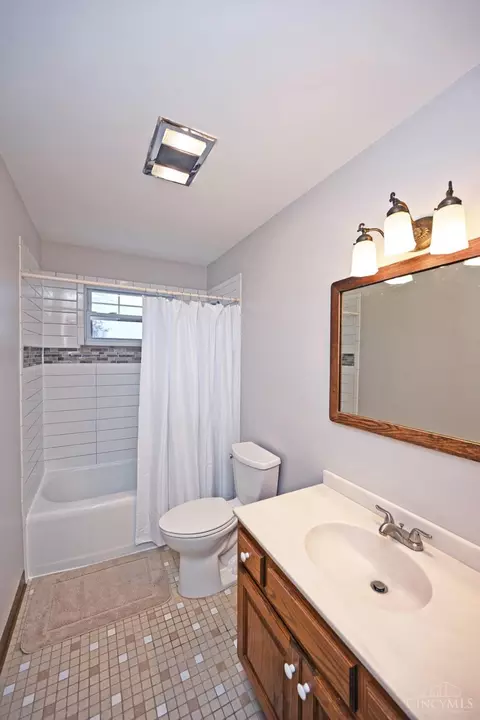 Bath - 1146 Stone Dr, Harrison, OH 45030 photo 1 of 2