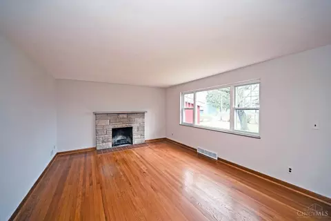 Living - 1146 Stone Dr, Harrison, OH 45030 photo 1 of 4