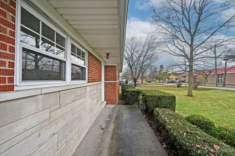 Exterior - 1146 Stone Dr, Harrison, OH 45030 photo 3 of 8