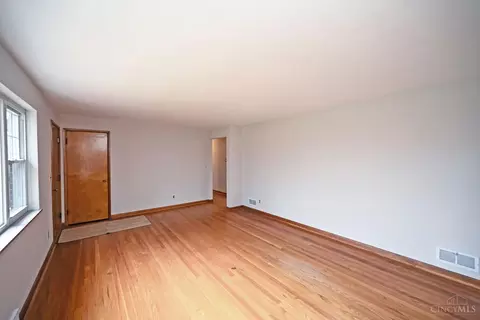 Living - 1146 Stone Dr, Harrison, OH 45030 photo 4 of 4