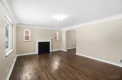 Living - 5641 Samver Rd, Cincinnati, OH 45239 photo 1 of 4