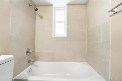 Bath - 5641 Samver Rd, Cincinnati, OH 45239 photo 3 of 8