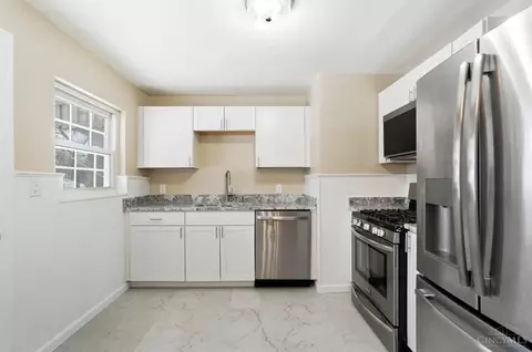 Kitchen - 5641 Samver Rd, Cincinnati, OH 45239 photo 1 of 5
