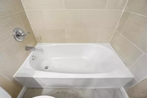 Bath - 5641 Samver Rd, Cincinnati, OH 45239 photo 4 of 8