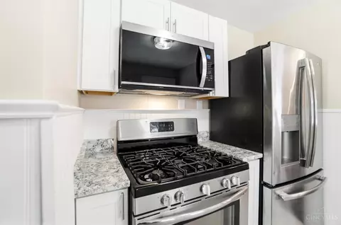 Kitchen - 5641 Samver Rd, Cincinnati, OH 45239 photo 3 of 5