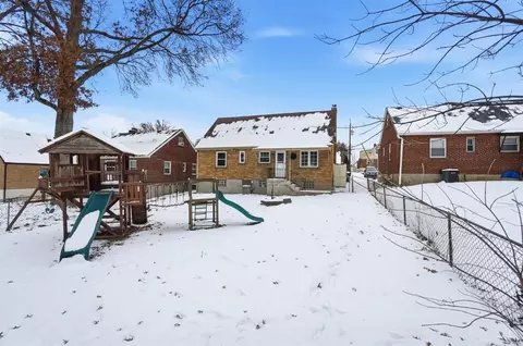 Exterior - 5641 Samver Rd, Cincinnati, OH 45239 photo 7 of 15