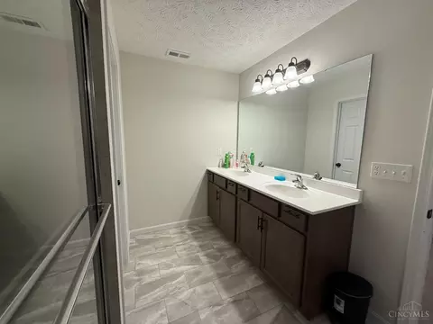 Bath - 616 Crabapple Ct, Hamilton Township, OH 45039 photo 1 of 4