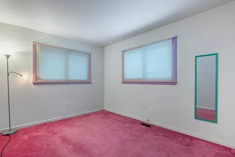 Bedroom - 4441 Wehner Rd, Kettering, OH 45429 photo 7 of 10