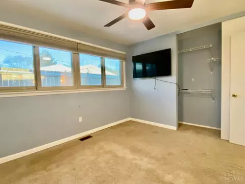 Bedroom - 4441 Wehner Rd, Kettering, OH 45429 photo 4 of 10