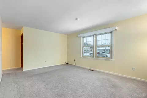 Living - 4441 Wehner Rd, Kettering, OH 45429 photo 5 of 5