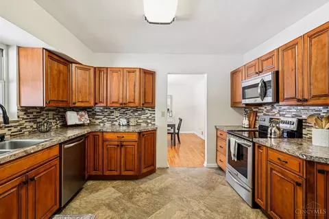 6891 Fields Ertel Rd, Cincinnati, OH 45241 photo 13