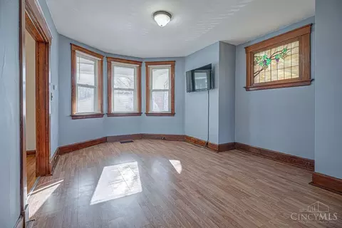 Living - 3226 Herbert Ave, Cincinnati, OH 45211 photo 4 of 6
