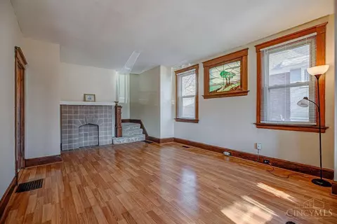 Living - 3226 Herbert Ave, Cincinnati, OH 45211 photo 1 of 6