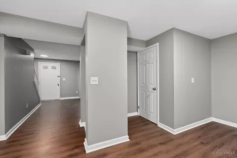 Entry Way - 4553 Treeview Ct, Batavia, OH 45103 photo 1 of 4