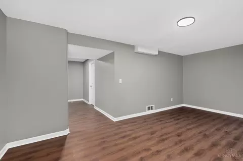 Entry Way - 4553 Treeview Ct, Batavia, OH 45103 photo 4 of 4