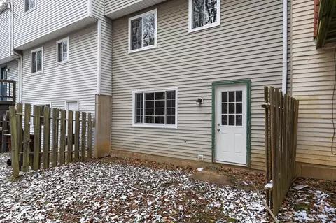 Exterior - 4553 Treeview Ct, Batavia, OH 45103 photo 4 of 5