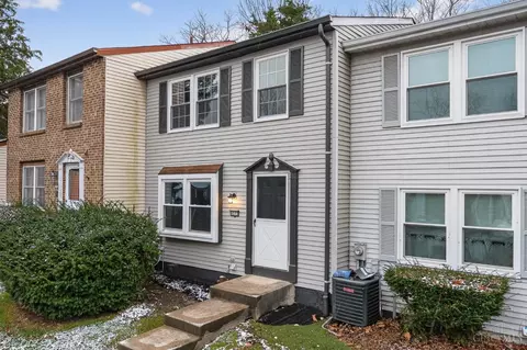 Exterior - 4553 Treeview Ct, Batavia, OH 45103 photo 2 of 5