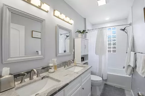 Bath - 4324 Normandy Ave, Cincinnati, OH 45227 photo 3 of 5