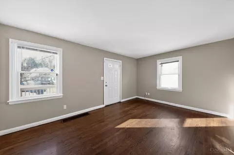 Living - 4730 Prosperity Pl, Cincinnati, OH 45238 photo 1 of 4