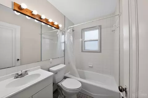 Bath - 4730 Prosperity Pl, Cincinnati, OH 45238 photo 1 of 2