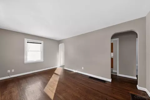 Living - 4730 Prosperity Pl, Cincinnati, OH 45238 photo 3 of 4