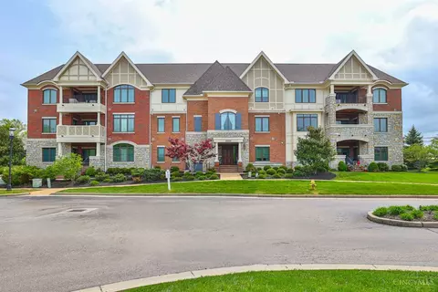 9506 Park Manor Blvd, Blue Ash, OH 45242
