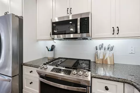 Kitchen - 3845 Indianview Ave, Mariemont, OH 45227 photo 7 of 8