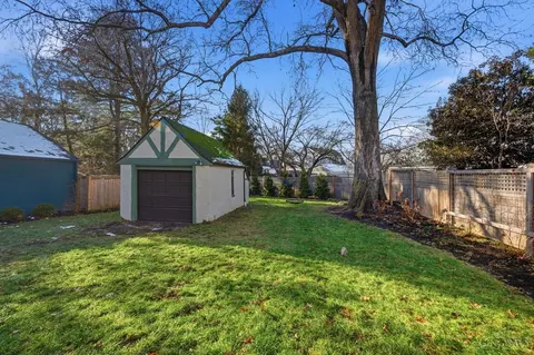Exterior - 3845 Indianview Ave, Mariemont, OH 45227 photo 14 of 17
