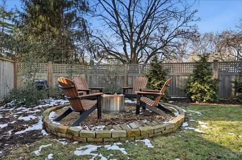 Exterior - 3845 Indianview Ave, Mariemont, OH 45227 photo 15 of 17