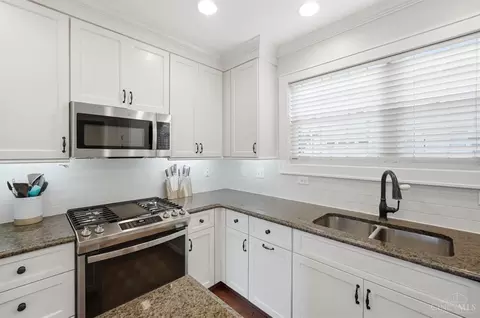 Kitchen - 3845 Indianview Ave, Mariemont, OH 45227 photo 6 of 8