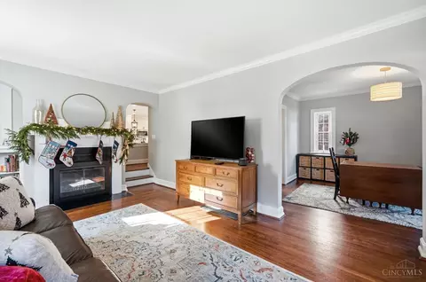 Living - 3845 Indianview Ave, Mariemont, OH 45227 photo 3 of 3