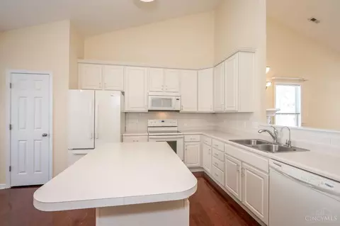 4170 Gensen Loop, Cincinnati, OH 45245 photo 12