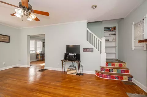 Living - 1147 Olivia Ln, Cincinnati, OH 45238 photo 3 of 4