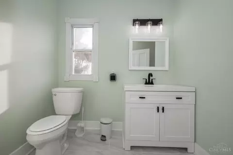 Bath - 1147 Olivia Ln, Cincinnati, OH 45238 photo 1 of 3