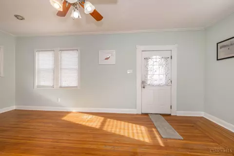 Entry Way - 1147 Olivia Ln, Cincinnati, OH 45238 photo 1 of 3