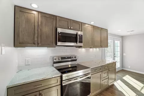 Kitchen - 5801 W Fork Rd, Cincinnati, OH 45247 photo 2 of 3