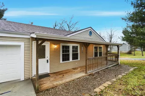 Exterior - 5801 W Fork Rd, Cincinnati, OH 45247 photo 2 of 5