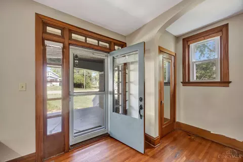 Entry Way - 1917 Springdale Rd, Cincinnati, OH 45231 photo 1 of 5