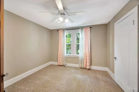 Bedroom - 1917 Springdale Rd, Cincinnati, OH 45231 photo 4 of 6