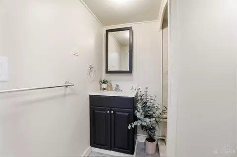 Bath - 1015 Mckelvey Rd, Cincinnati, OH 45231 photo 6 of 6